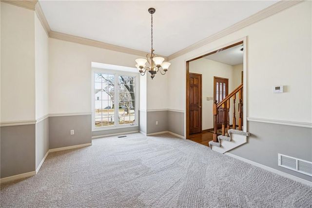 7640 N Lucerne Court, Kansas City, MO 64151