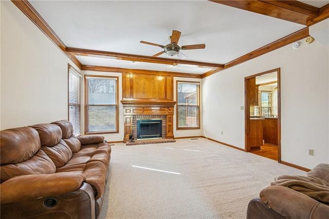 7640 N Lucerne Court, Kansas City, MO 64151