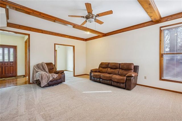 7640 N Lucerne Court, Kansas City, MO 64151