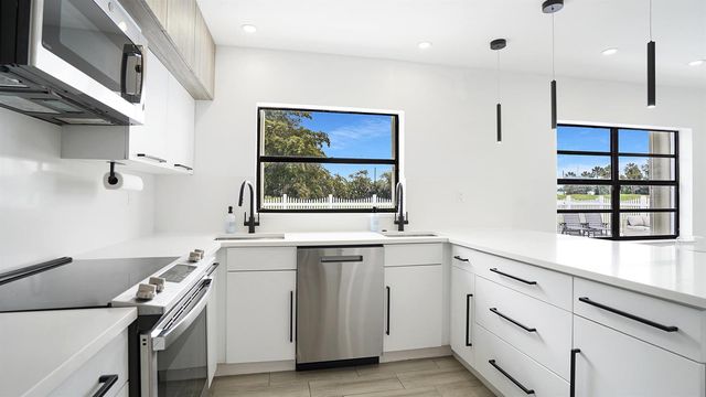 10131 Camelback Lane, Boca Raton, FL 33498