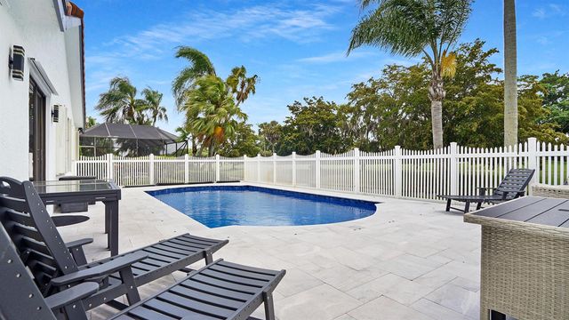 10131 Camelback Lane, Boca Raton, FL 33498
