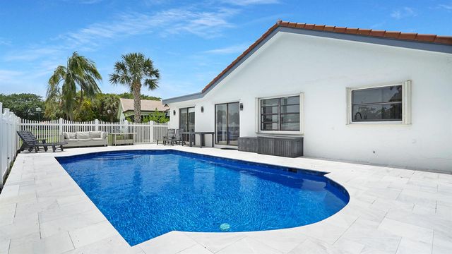 10131 Camelback Lane, Boca Raton, FL 33498