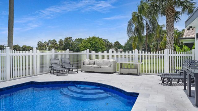 10131 Camelback Lane, Boca Raton, FL 33498
