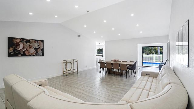10131 Camelback Lane, Boca Raton, FL 33498