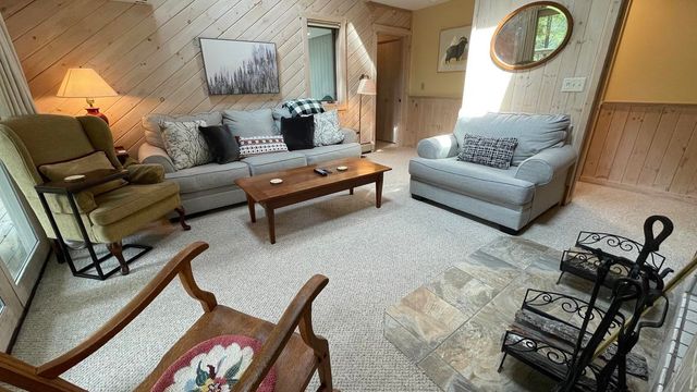 1 Pheasant Lane, Dover, VT 05356