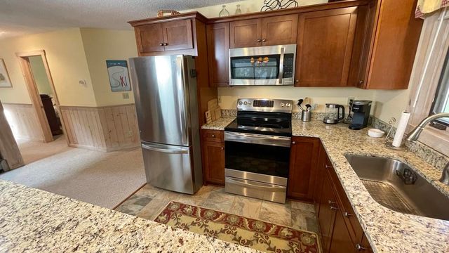 1 Pheasant Lane, Dover, VT 05356
