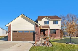 2285 Apple Tree Drive, Burton, MI 48519