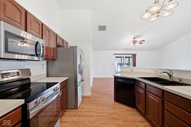 1672 Sagemeadow Drive, Brownsburg, IN 46112