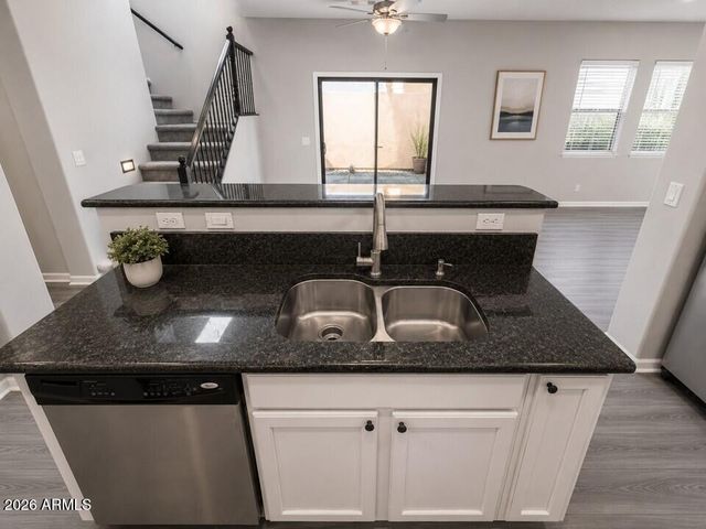 25813 N 54TH Avenue, Phoenix, AZ 85083