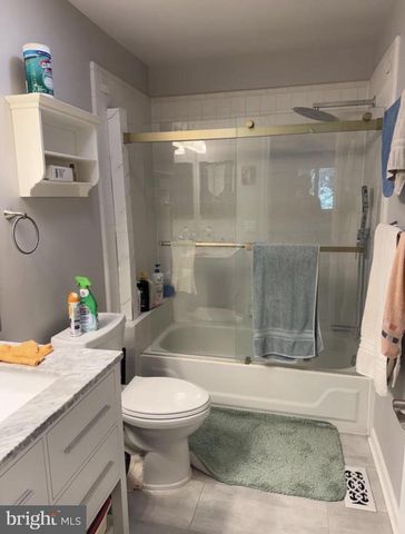 5 HANOVER CT, Princeton, NJ 08540