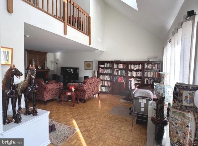 5 HANOVER CT, Princeton, NJ 08540