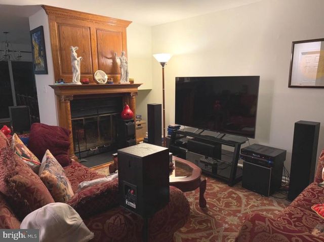 5 HANOVER CT, Princeton, NJ 08540