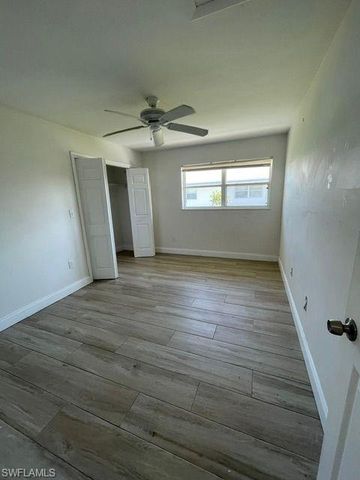 517 96th AVE N A, Naples, FL 34108