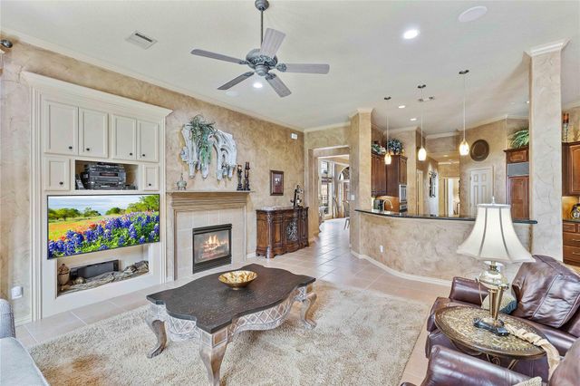 7 N Spring Brook Ct, Spring, TX 77382