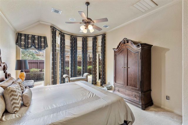 7 N Spring Brook Ct, Spring, TX 77382