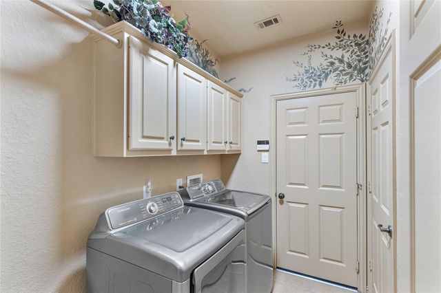 7 N Spring Brook Ct, Spring, TX 77382