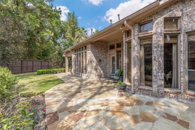 7 N Spring Brook Ct, Spring, TX 77382