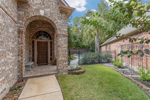 7 N Spring Brook Ct, Spring, TX 77382