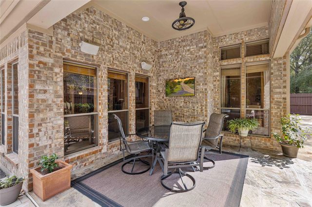 7 N Spring Brook Ct, Spring, TX 77382