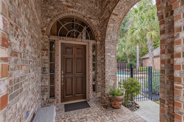 7 N Spring Brook Ct, Spring, TX 77382