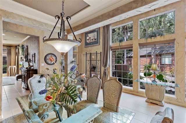 7 N Spring Brook Ct, Spring, TX 77382