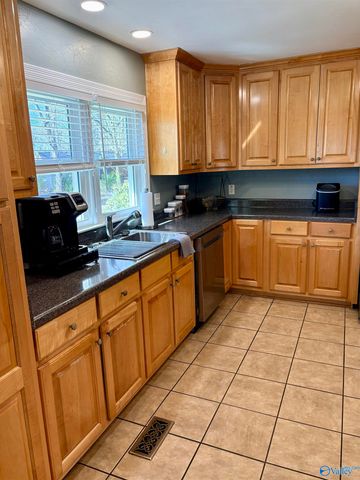 805 7th Way, Arab, AL 35016