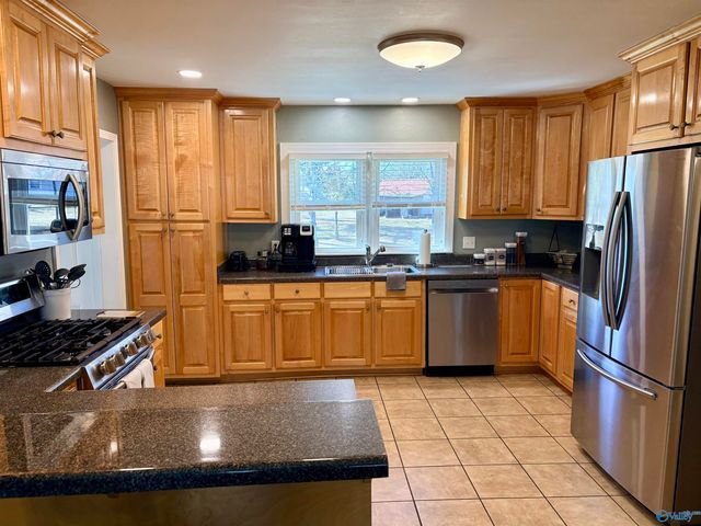 805 7th Way, Arab, AL 35016