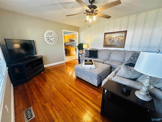 805 7th Way, Arab, AL 35016