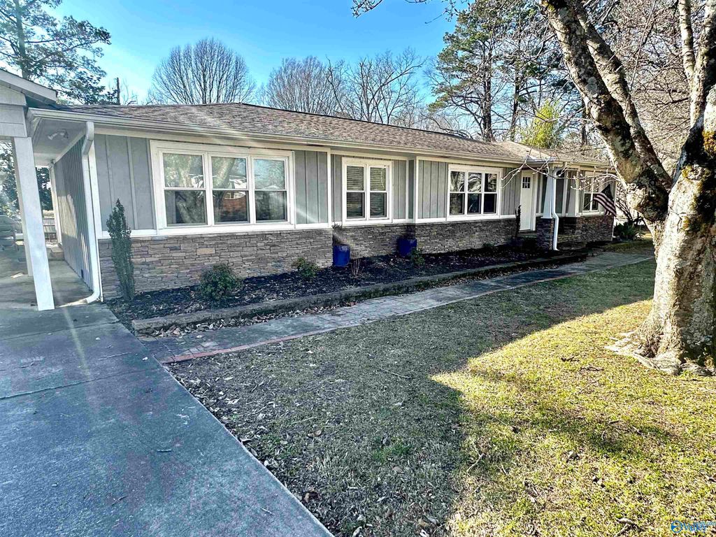 805 7th Way, Arab, AL 35016