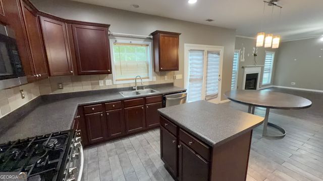1040 Buckhorn Bnd, Locust Grove, GA 30248