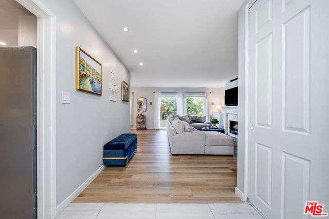 10707 Camarillo Street 108, Toluca Lake, CA 91602