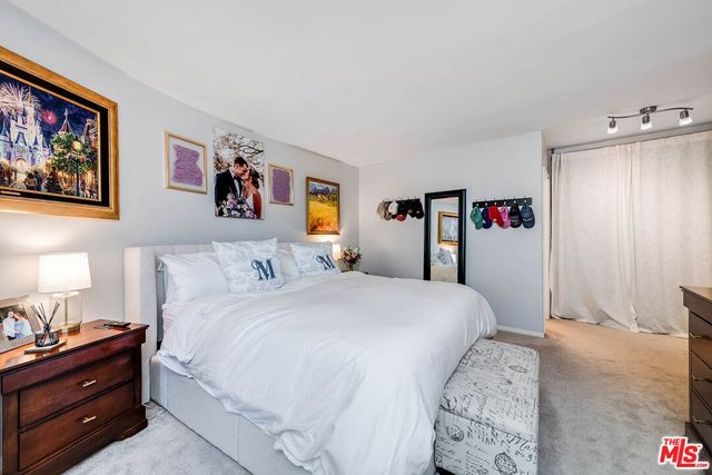 10707 Camarillo Street 108, Toluca Lake, CA 91602