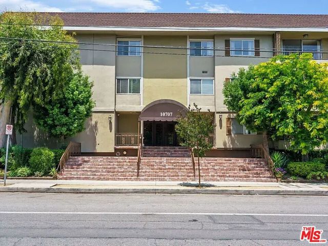 10707 Camarillo Street 108, Toluca Lake, CA 91602