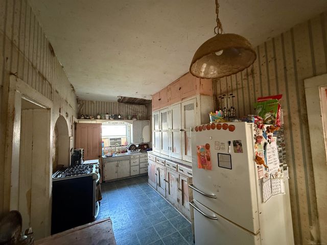 122 N Cleveland Avenue, Galien, MI 49113