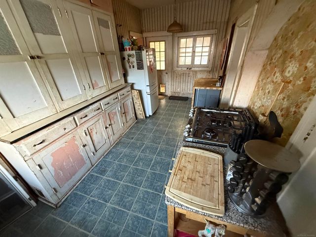 122 N Cleveland Avenue, Galien, MI 49113