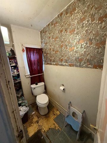 122 N Cleveland Avenue, Galien, MI 49113