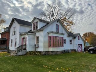 122 N Cleveland Avenue, Galien, MI 49113