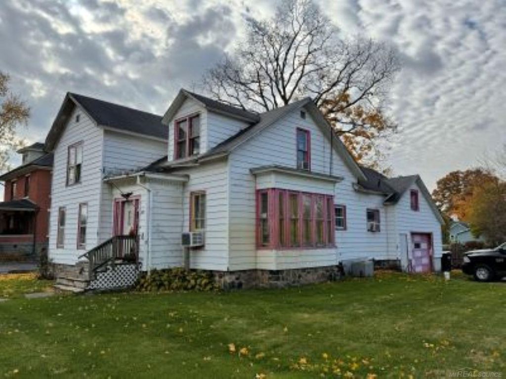 122 N Cleveland Avenue, Galien, MI 49113