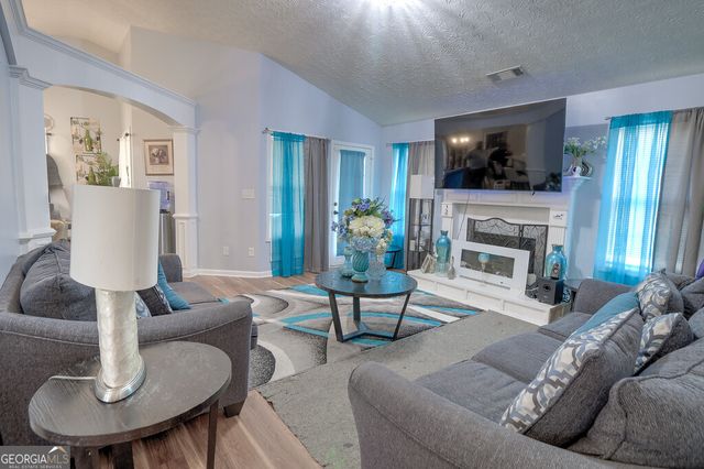 1513 Pointe South Circle, Bethlehem, GA 30620