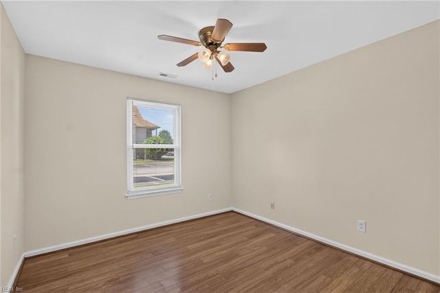 504 Mary Robert LN, Newport News, VA 23608
