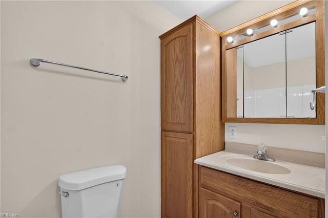 504 Mary Robert LN, Newport News, VA 23608