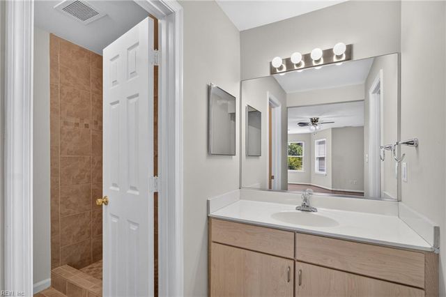 504 Mary Robert LN, Newport News, VA 23608