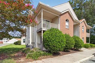 504 Mary Robert LN, Newport News, VA 23608