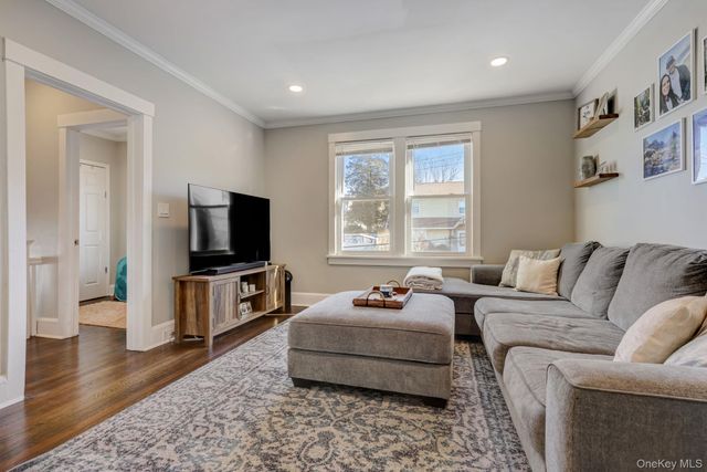 7 4th Street, White Plains, NY 10606