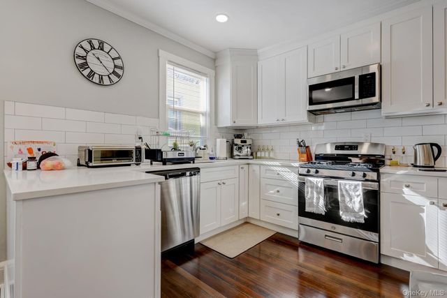 7 4th Street, White Plains, NY 10606