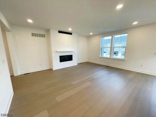 26 Blackmoor Ln, Randolph Twp., NJ 07869