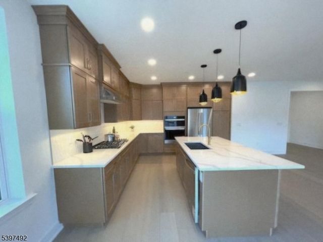 26 Blackmoor Ln, Randolph Twp., NJ 07869