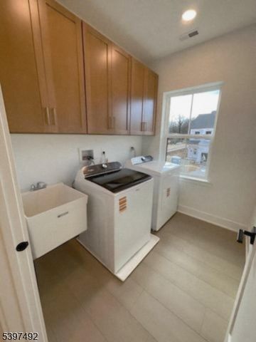 26 Blackmoor Ln, Randolph Twp., NJ 07869