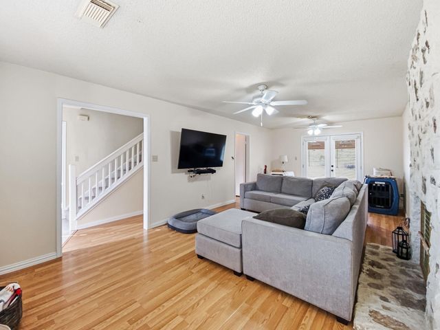 1471 County Road A, Lexington, TX 78947