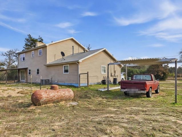 1471 County Road A, Lexington, TX 78947